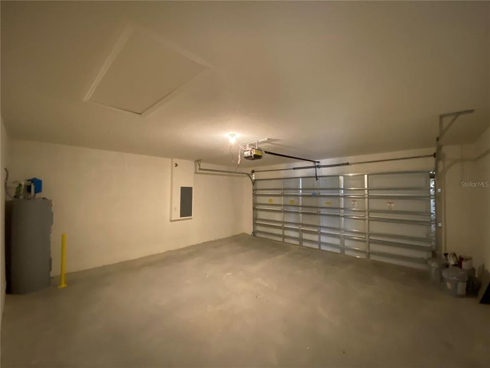 For Rent: $1,695 (4 beds, 2 baths, 1864 Square Feet)