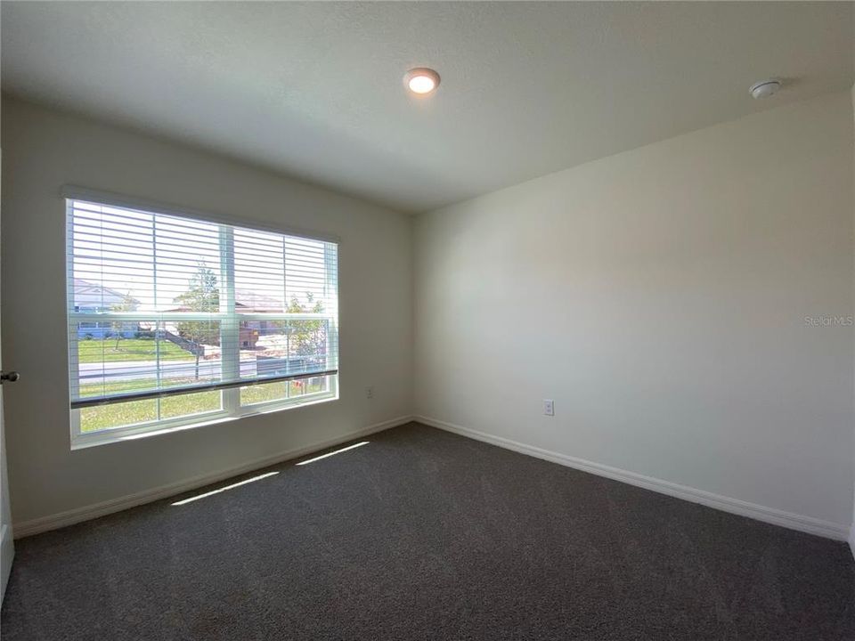 For Rent: $1,695 (4 beds, 2 baths, 1864 Square Feet)
