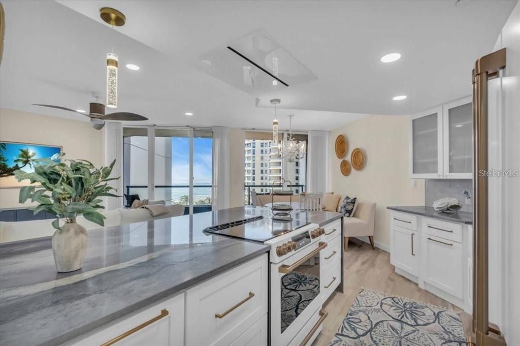 For Sale: $1,695,000 (2 beds, 2 baths, 1585 Square Feet)