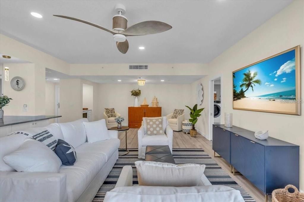 For Sale: $1,695,000 (2 beds, 2 baths, 1585 Square Feet)