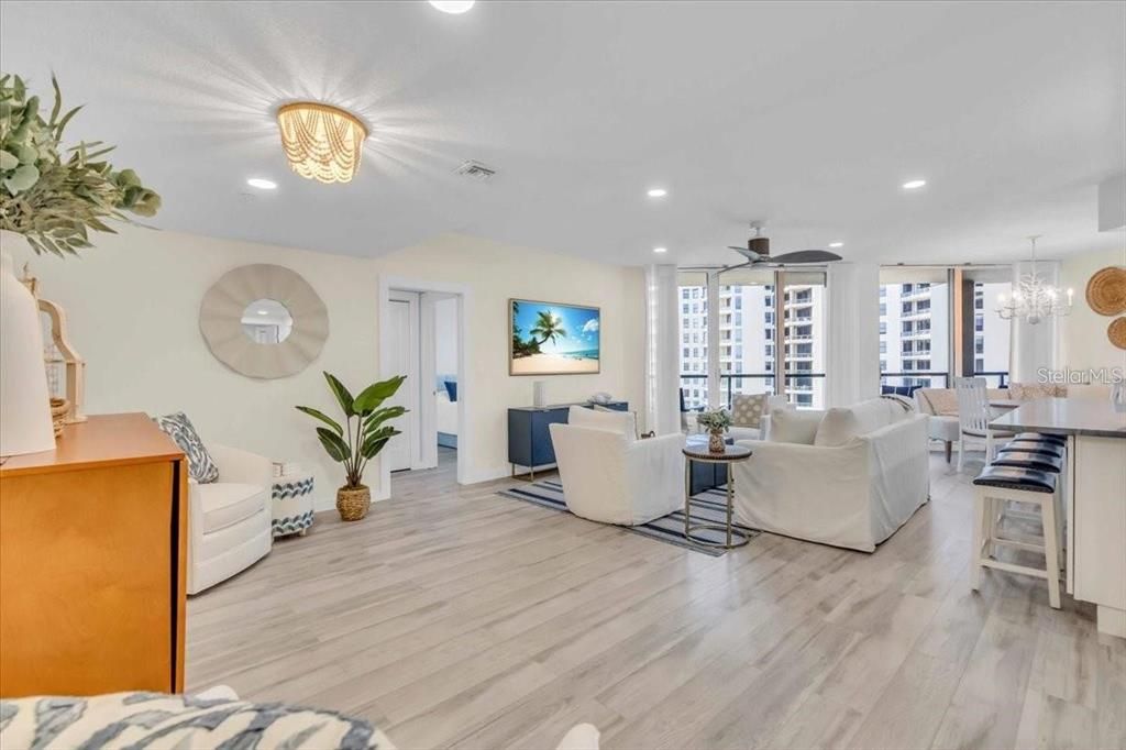 For Sale: $1,695,000 (2 beds, 2 baths, 1585 Square Feet)