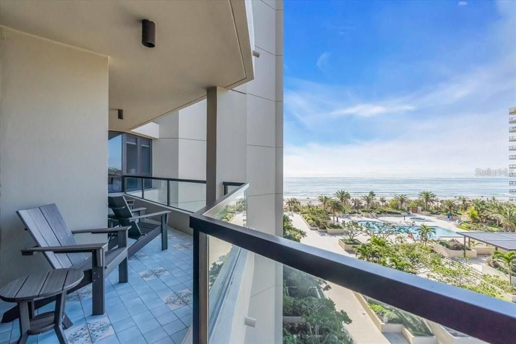 For Sale: $1,695,000 (2 beds, 2 baths, 1585 Square Feet)