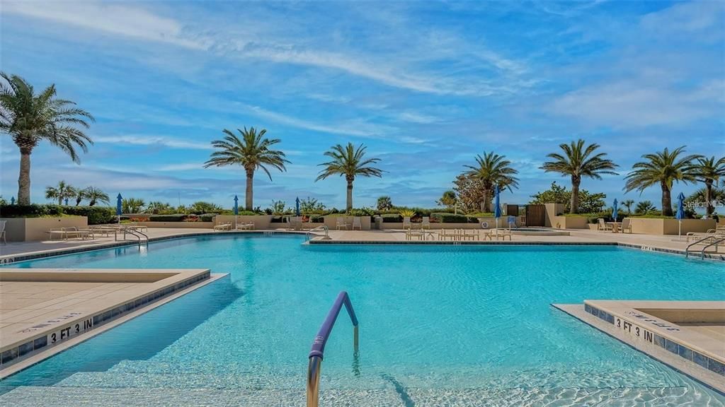 For Sale: $1,695,000 (2 beds, 2 baths, 1585 Square Feet)