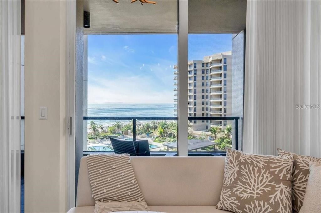For Sale: $1,695,000 (2 beds, 2 baths, 1585 Square Feet)