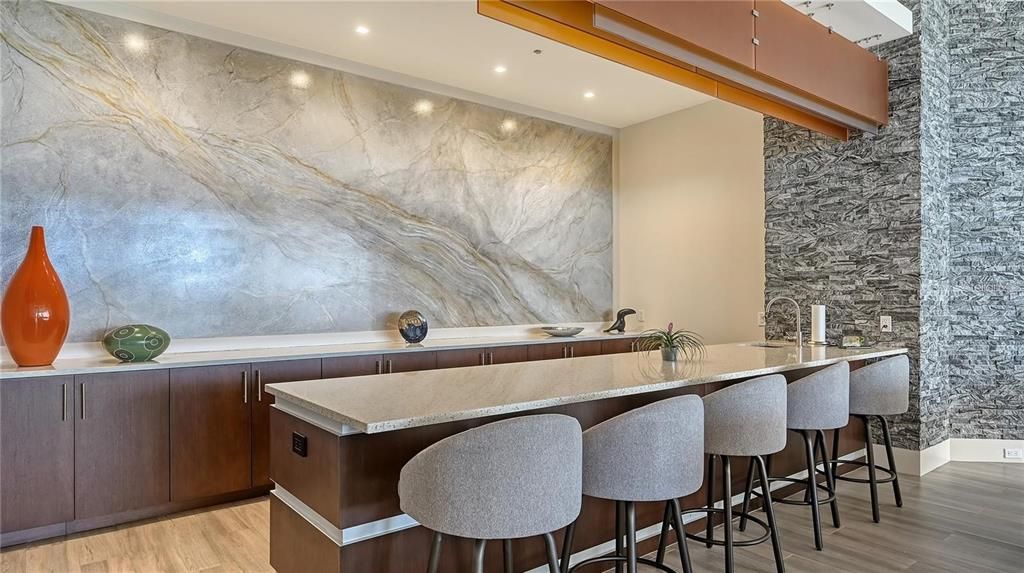 For Sale: $1,695,000 (2 beds, 2 baths, 1585 Square Feet)