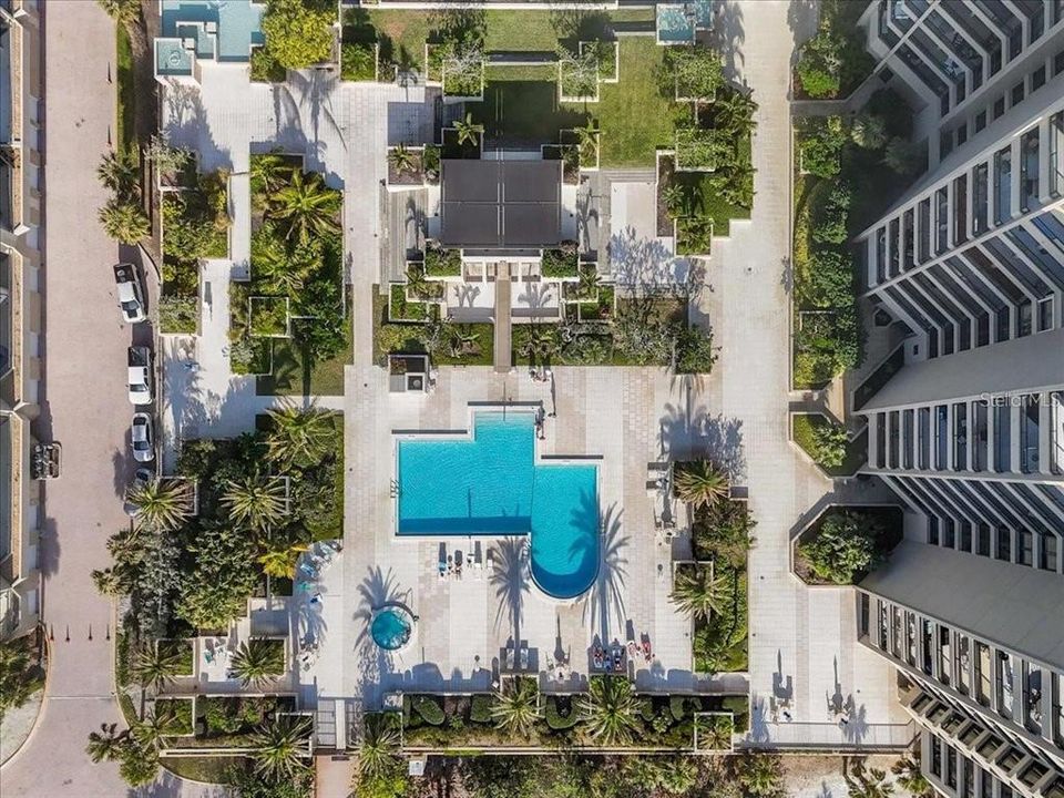 For Sale: $1,695,000 (2 beds, 2 baths, 1585 Square Feet)