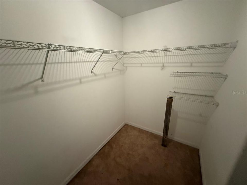 Activo con contrato: $192,850 (3 camas, 2 baños, 1760 Pies cuadrados)