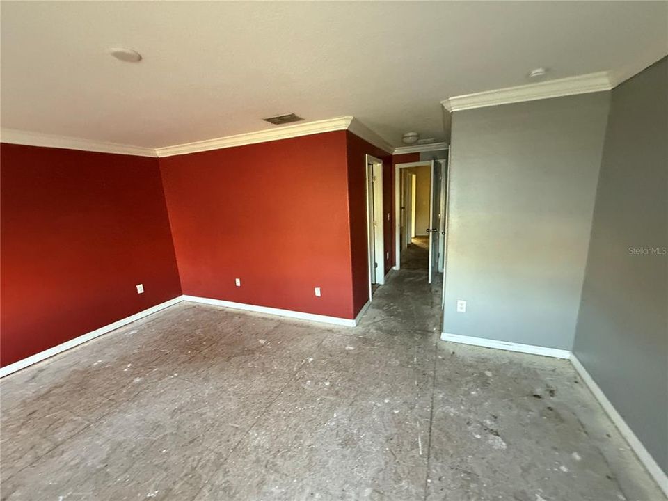Activo con contrato: $192,850 (3 camas, 2 baños, 1760 Pies cuadrados)