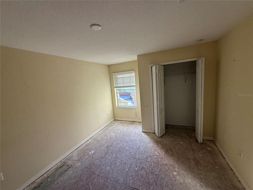 Activo con contrato: $192,850 (3 camas, 2 baños, 1760 Pies cuadrados)