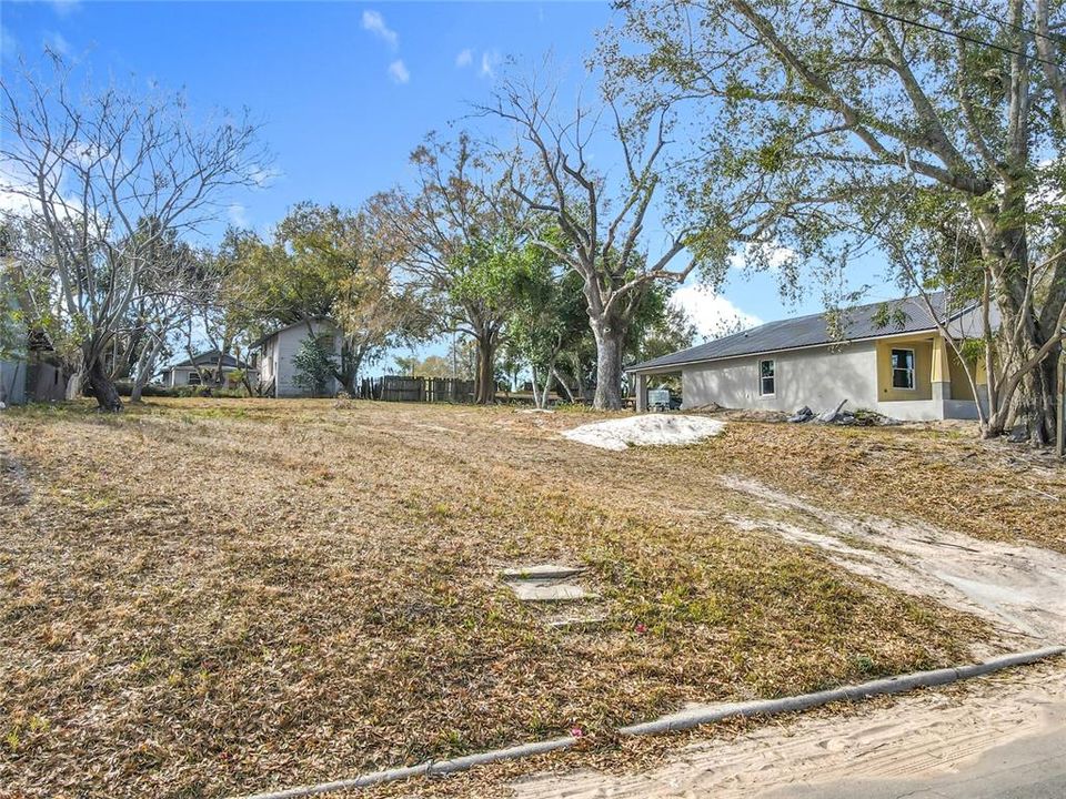 На продажу: $34,000 (0.17 acres)
