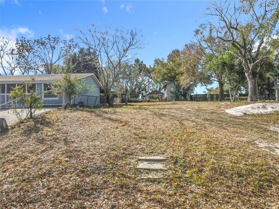 На продажу: $34,000 (0.17 acres)