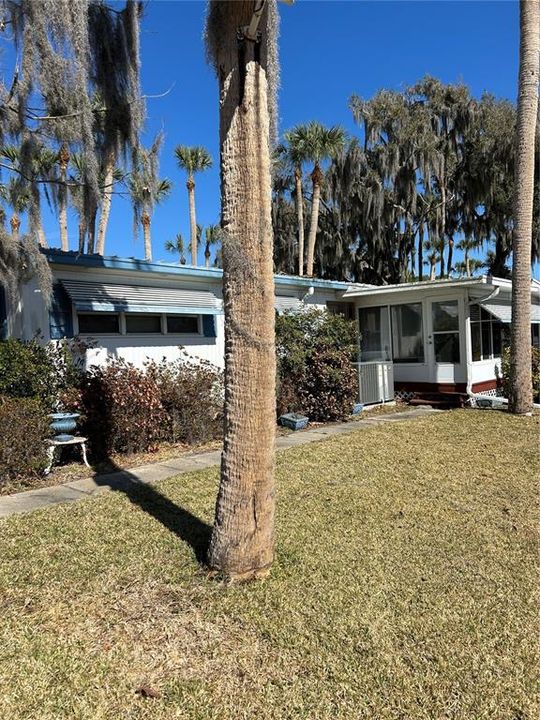 На продажу: $139,900 (2 спален, 2 ванн, 1140 Квадратных фут)