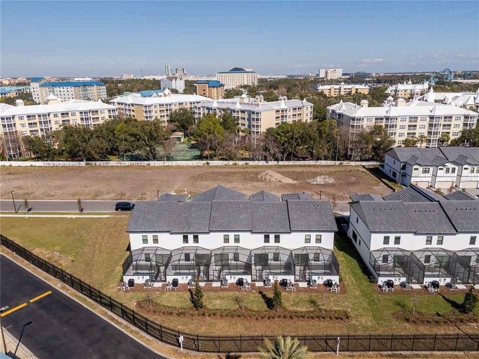 For Sale: $845,000 (5 beds, 5 baths, 1918 Square Feet)