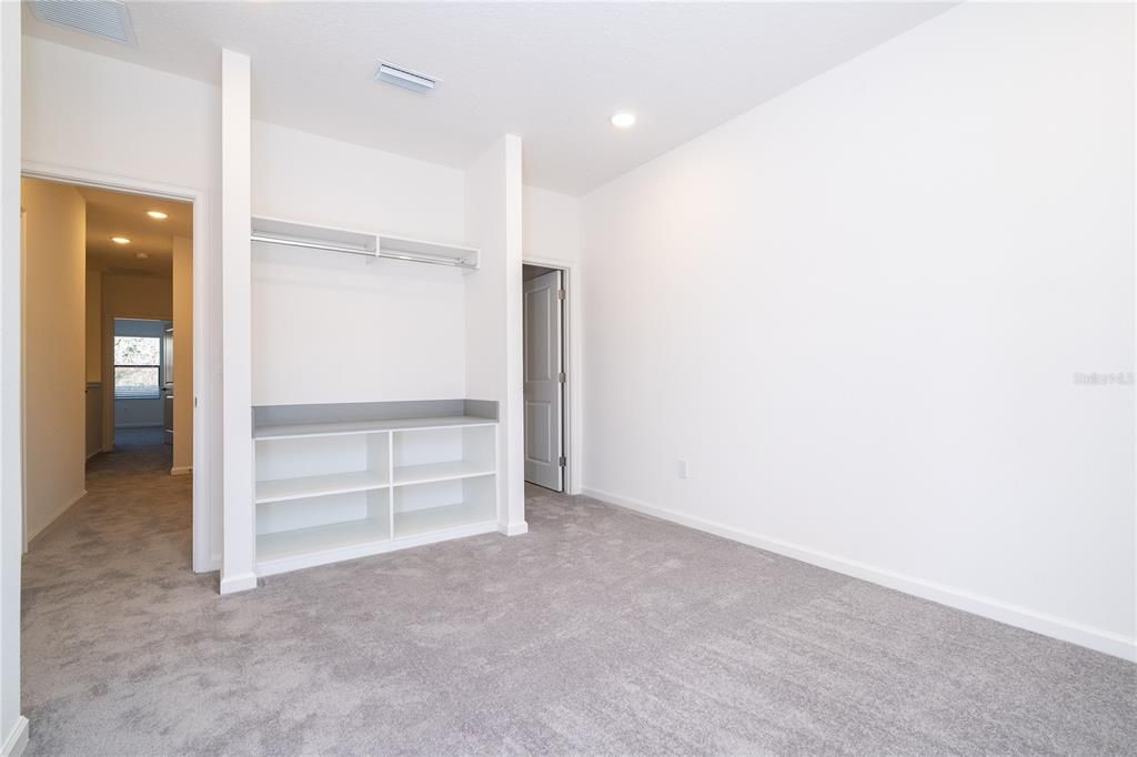 For Sale: $845,000 (5 beds, 5 baths, 1918 Square Feet)