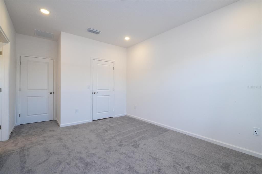 For Sale: $845,000 (5 beds, 5 baths, 1918 Square Feet)