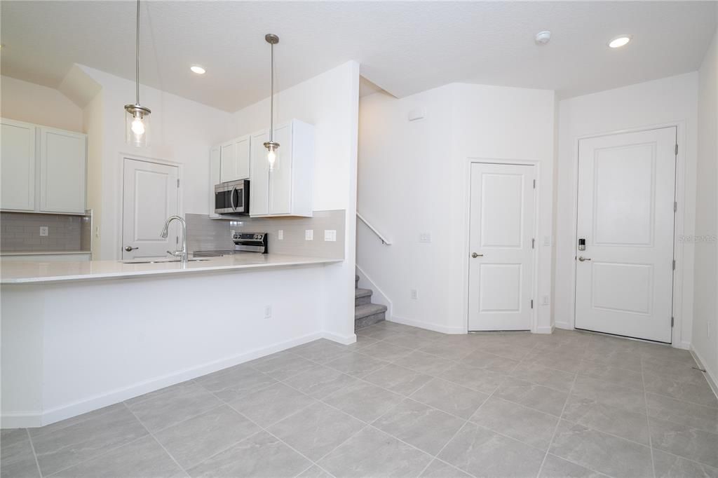 For Sale: $845,000 (5 beds, 5 baths, 1918 Square Feet)
