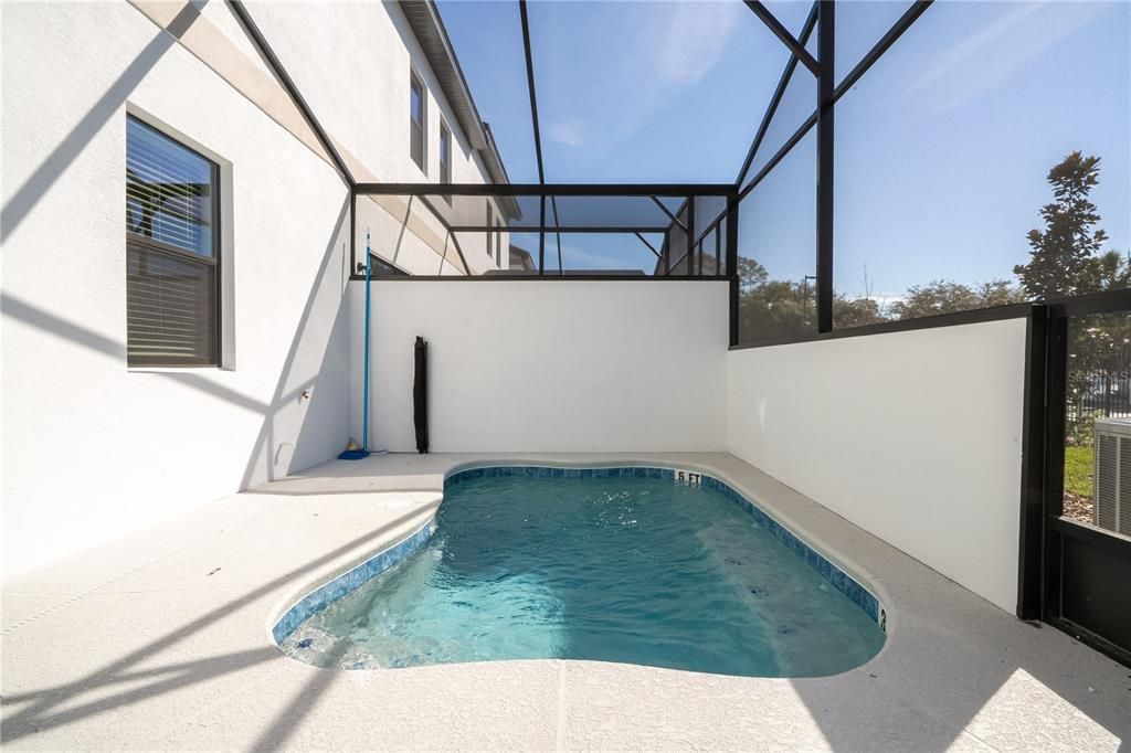 For Sale: $845,000 (5 beds, 5 baths, 1918 Square Feet)