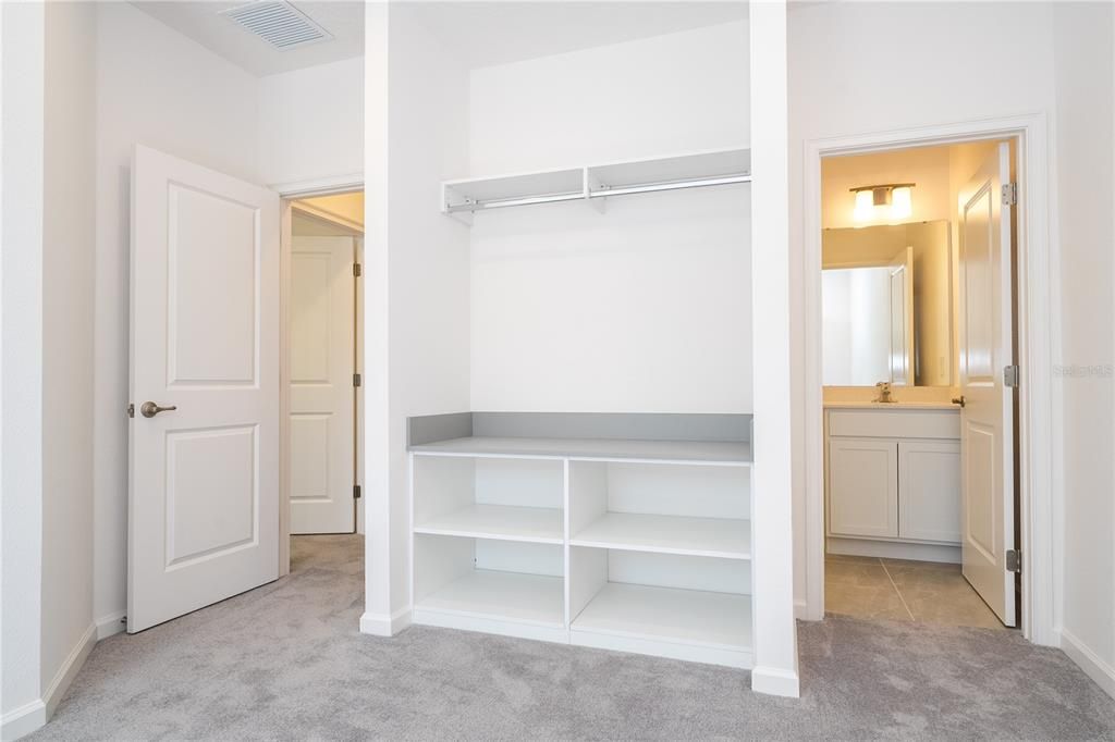 For Sale: $845,000 (5 beds, 5 baths, 1918 Square Feet)