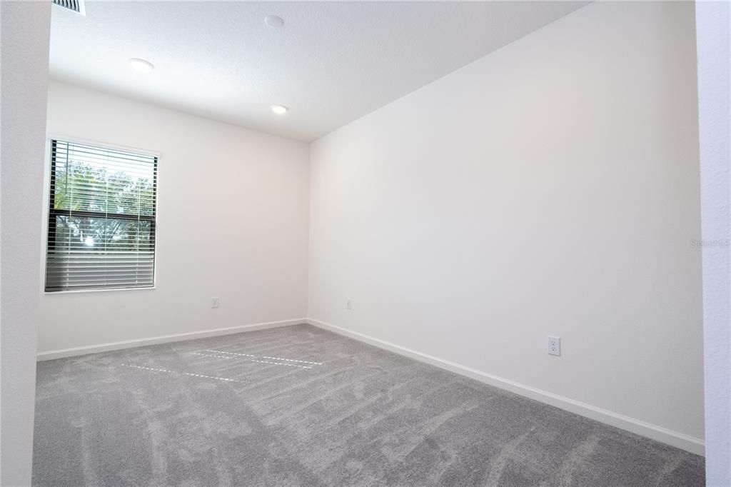 For Sale: $845,000 (5 beds, 5 baths, 1918 Square Feet)