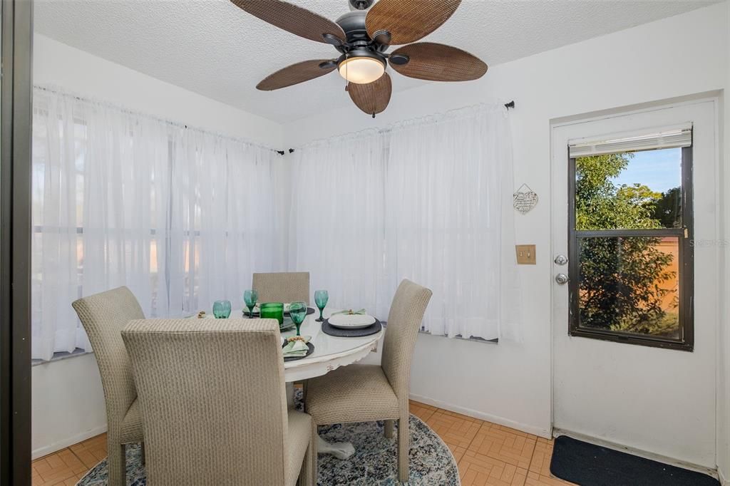Active With Contract: $134,900 (2 beds, 2 baths, 1029 Square Feet)