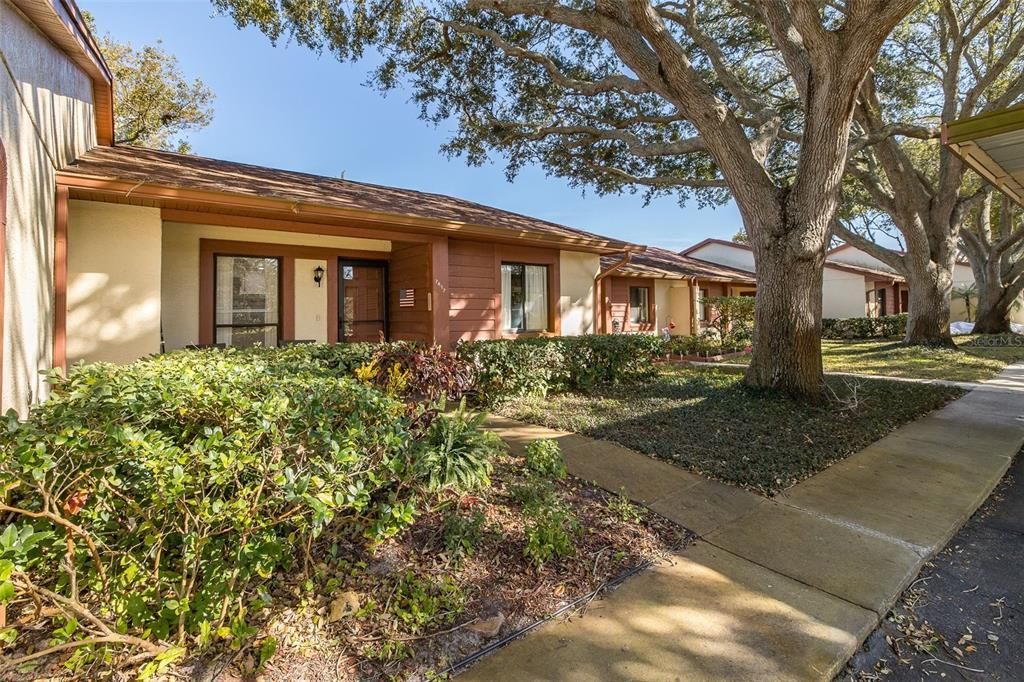 Active With Contract: $134,900 (2 beds, 2 baths, 1029 Square Feet)