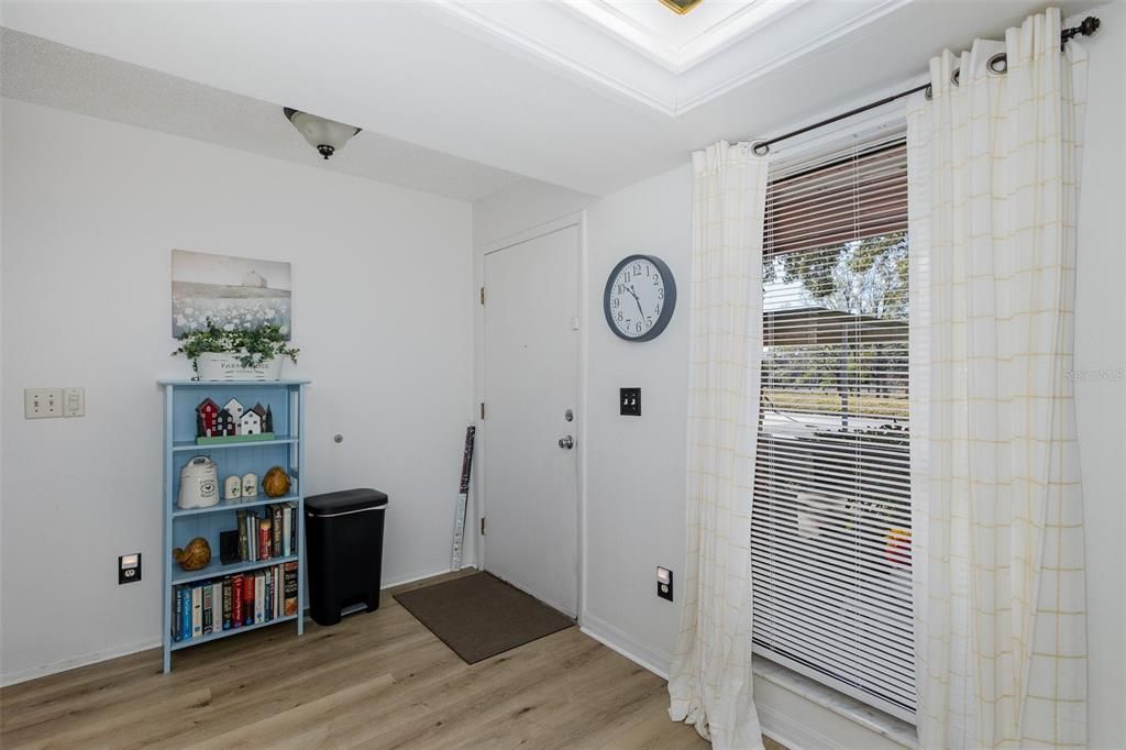Active With Contract: $134,900 (2 beds, 2 baths, 1029 Square Feet)