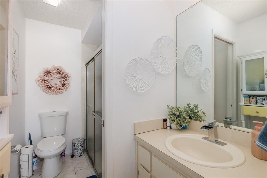 Active With Contract: $134,900 (2 beds, 2 baths, 1029 Square Feet)