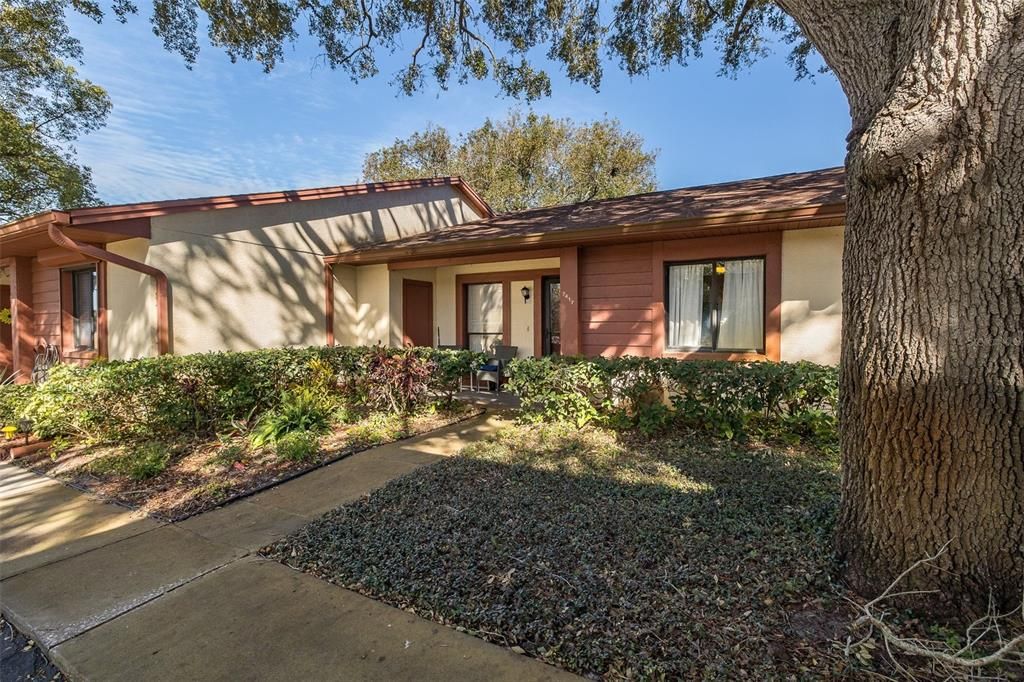 Active With Contract: $134,900 (2 beds, 2 baths, 1029 Square Feet)