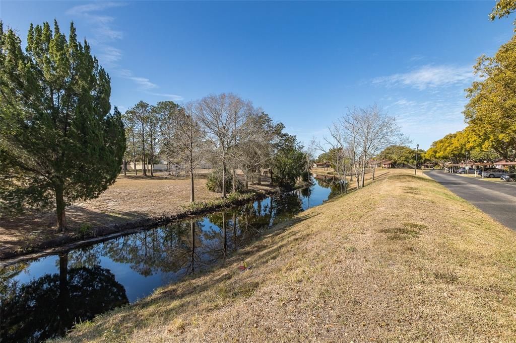 Active With Contract: $134,900 (2 beds, 2 baths, 1029 Square Feet)