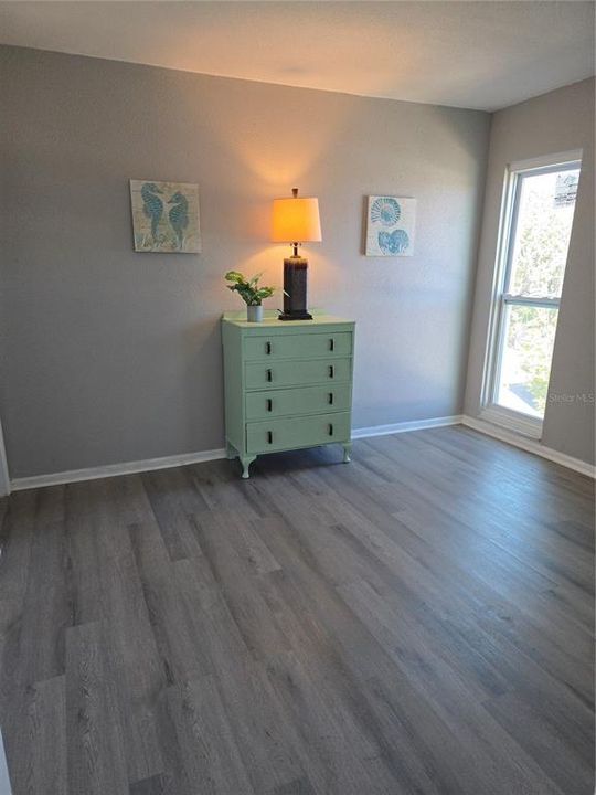 For Sale: $99,900 (1 beds, 1 baths, 523 Square Feet)
