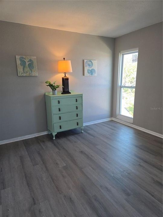 For Sale: $99,900 (1 beds, 1 baths, 523 Square Feet)