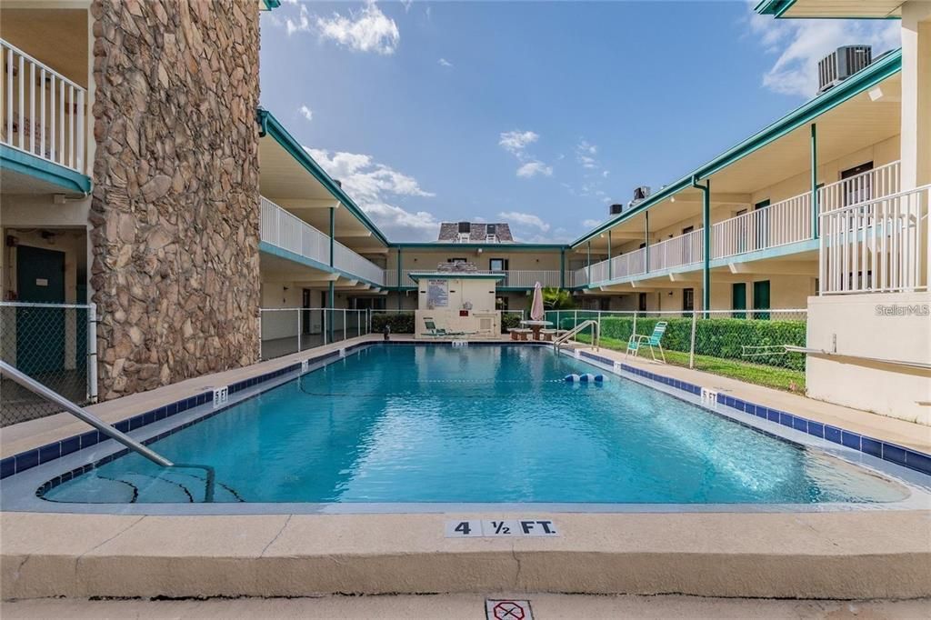 For Sale: $99,900 (1 beds, 1 baths, 523 Square Feet)