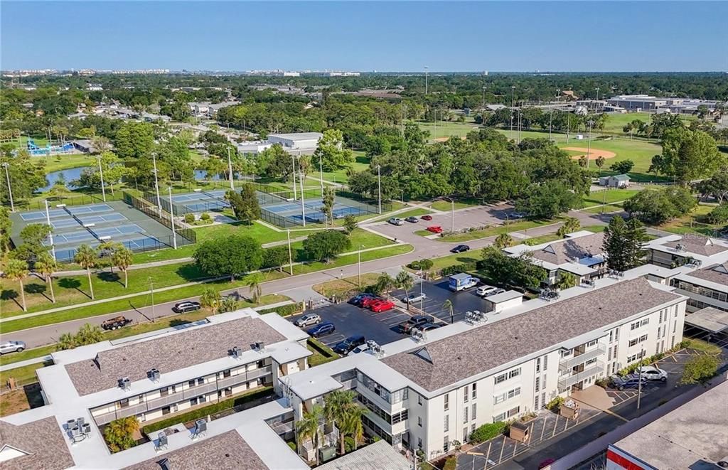 For Sale: $99,900 (1 beds, 1 baths, 523 Square Feet)