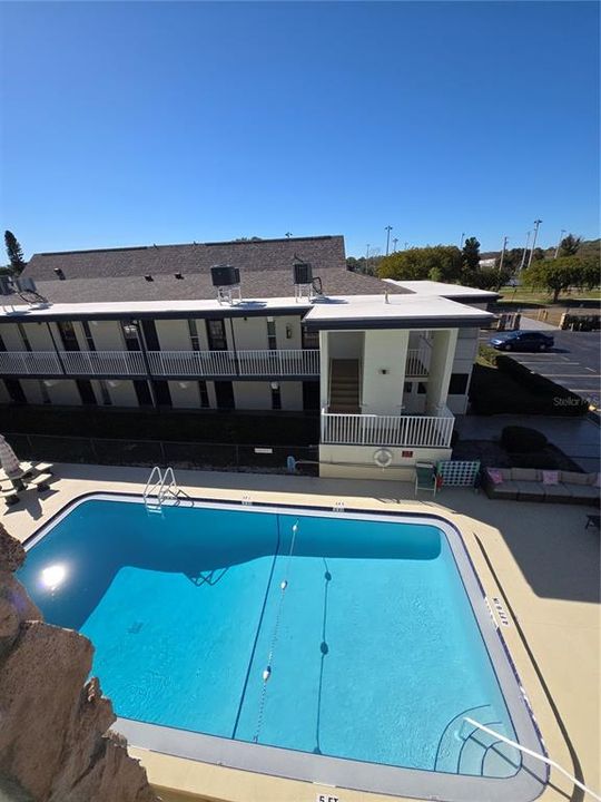 For Sale: $99,900 (1 beds, 1 baths, 523 Square Feet)