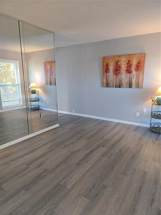 For Sale: $99,900 (1 beds, 1 baths, 523 Square Feet)