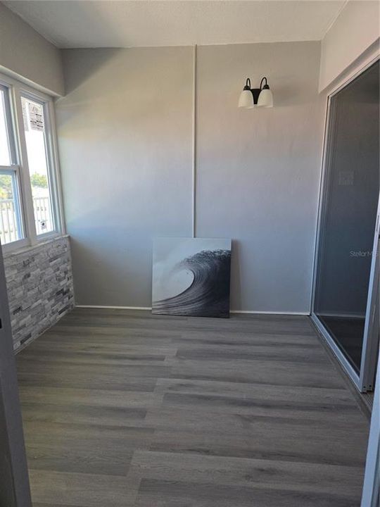 For Sale: $99,900 (1 beds, 1 baths, 523 Square Feet)