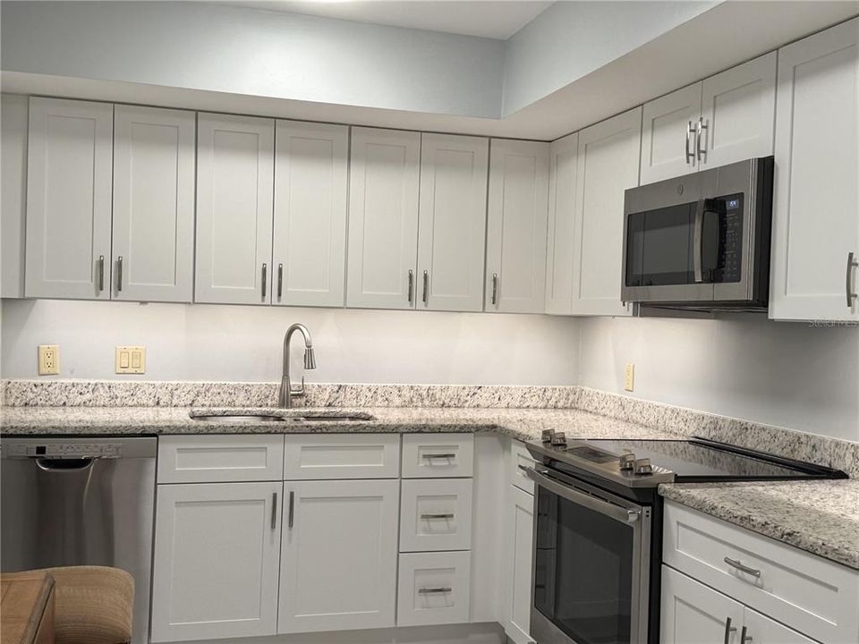 For Sale: $1,595,000 (2 beds, 2 baths, 1510 Square Feet)