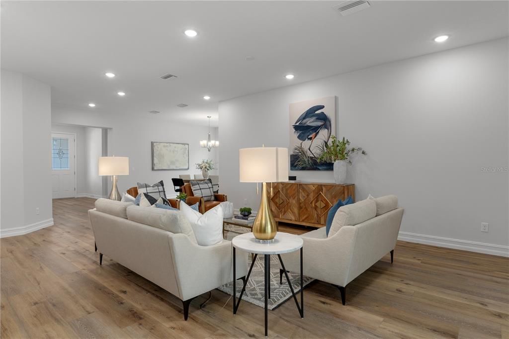 Activo con contrato: $495,000 (4 camas, 3 baños, 2412 Pies cuadrados)