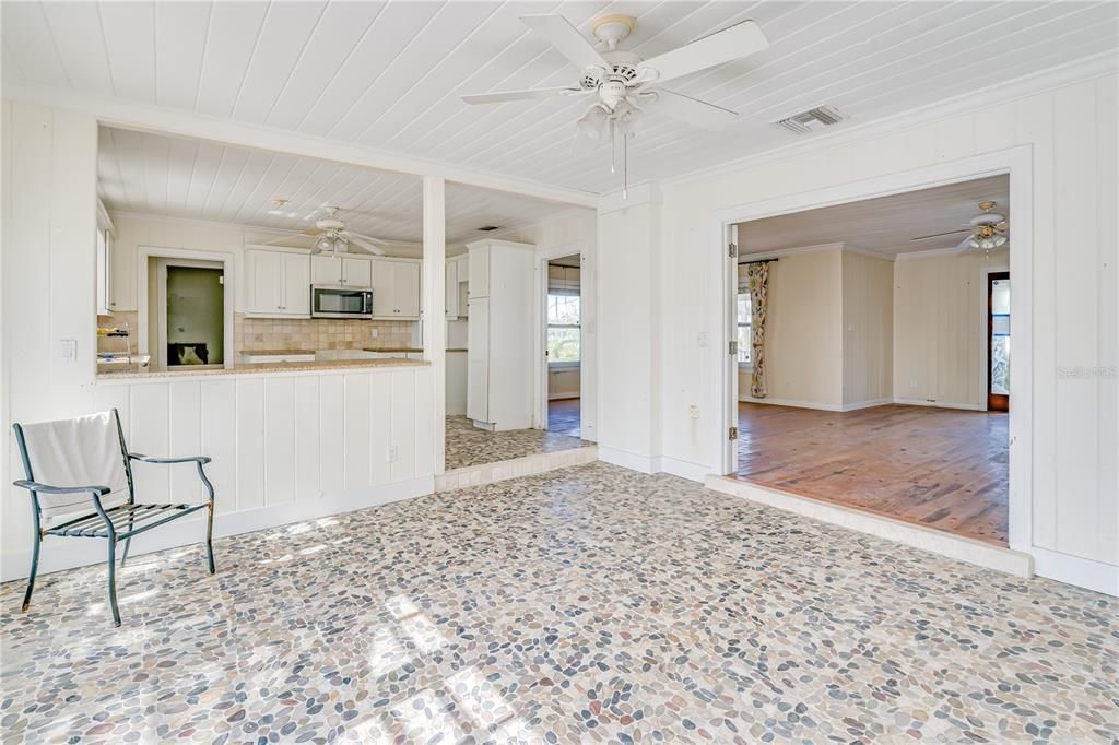 En Venta: $1,039,000 (3 camas, 2 baños, 1885 Pies cuadrados)