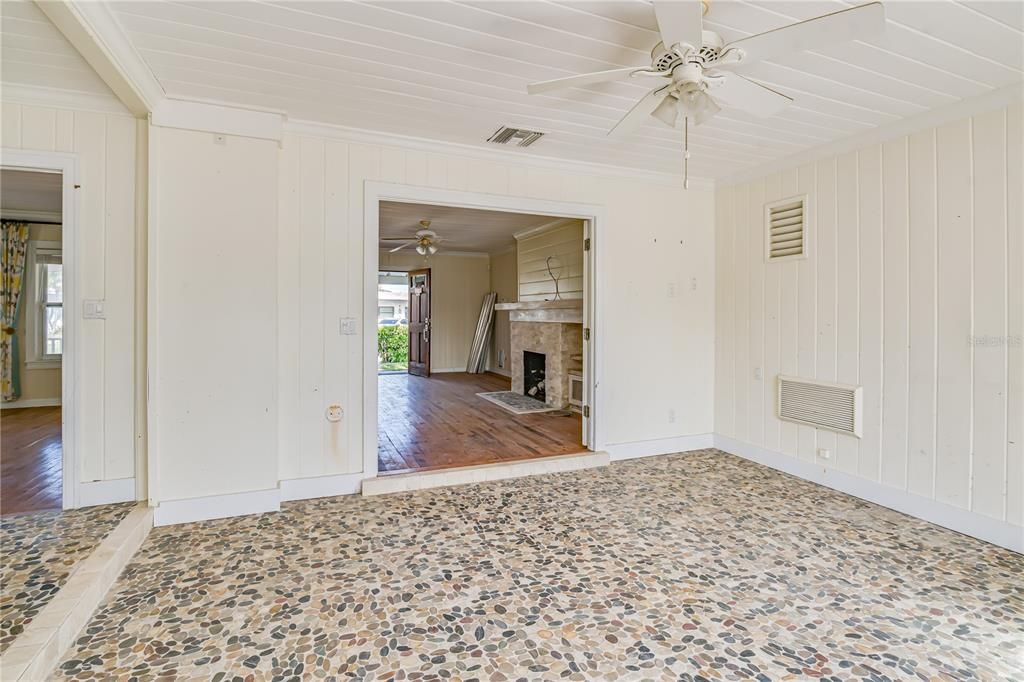 En Venta: $1,039,000 (3 camas, 2 baños, 1885 Pies cuadrados)