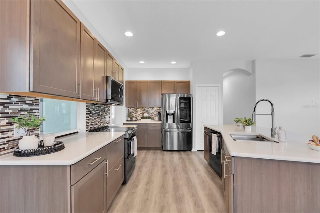 Active With Contract: $469,000 (3 beds, 2 baths, 1876 Square Feet)