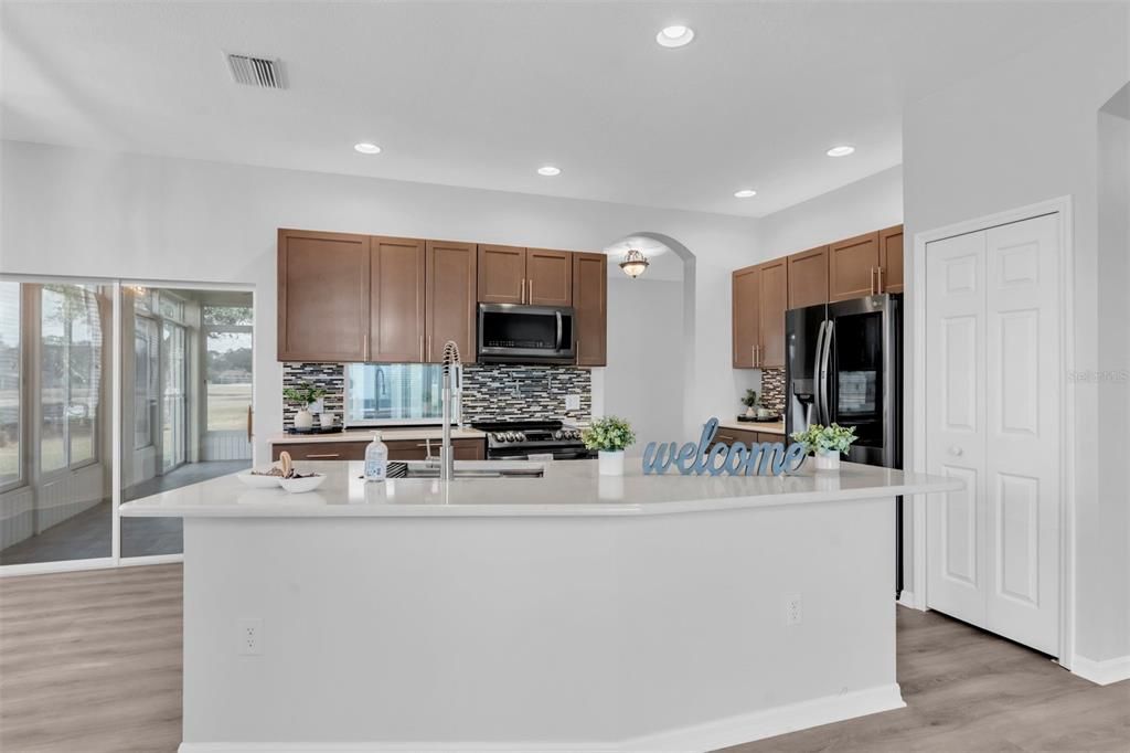 Active With Contract: $469,000 (3 beds, 2 baths, 1876 Square Feet)