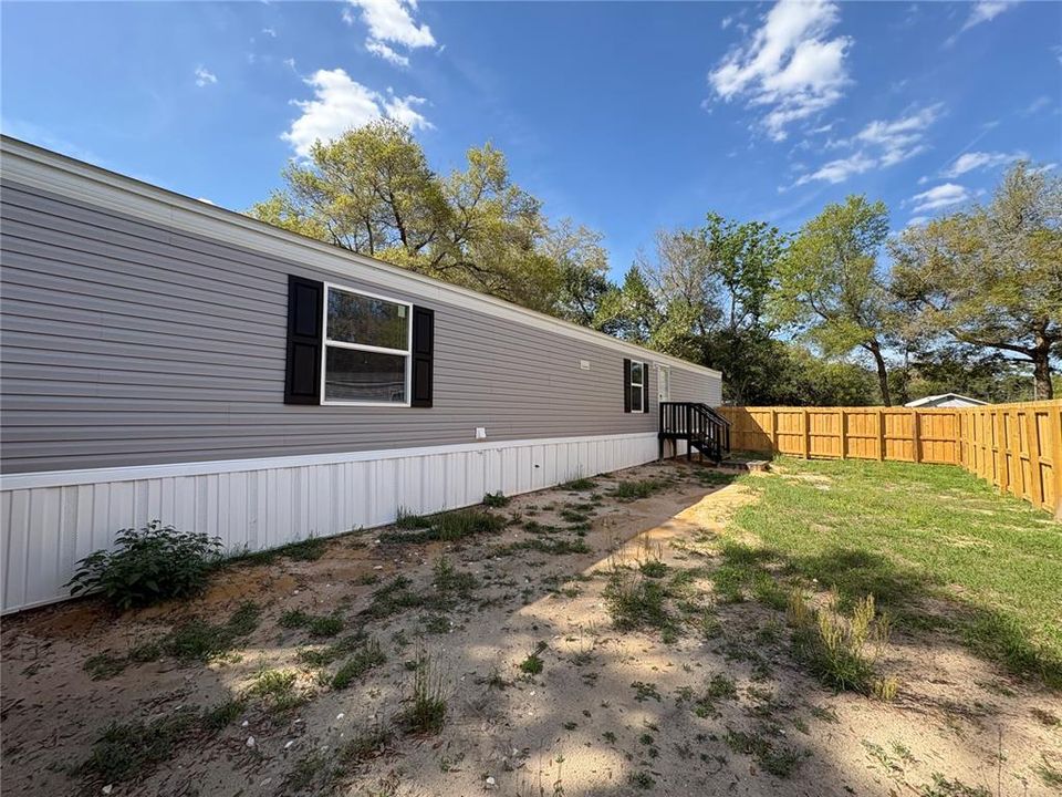 For Rent: $1,595 (3 beds, 2 baths, 1000 Square Feet)