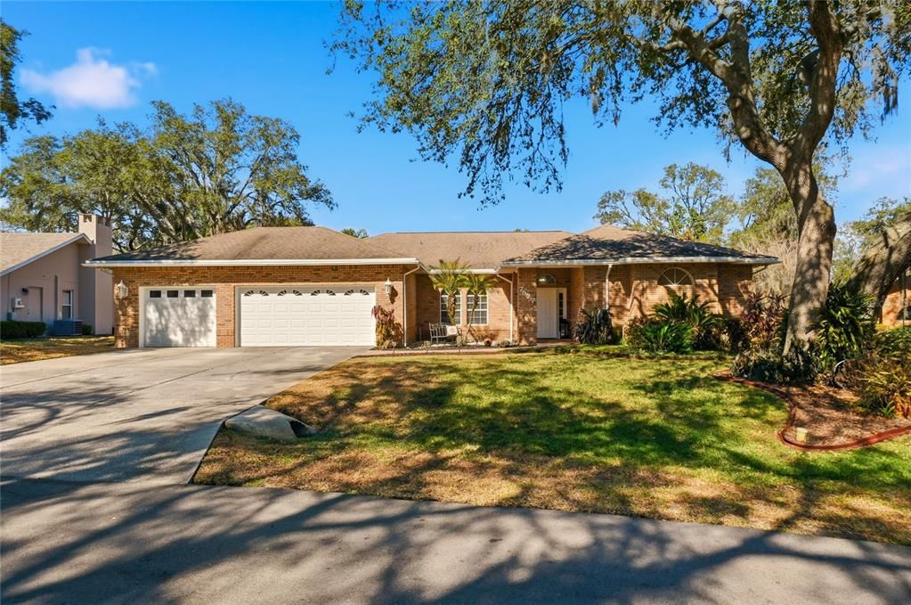 For Sale: $625,000 (4 beds, 3 baths, 2772 Square Feet)