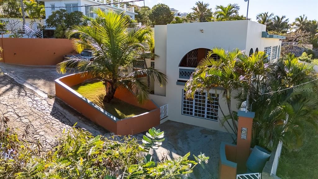 En Venta: $599,000 (4 camas, 4 baños, 2122 Pies cuadrados)