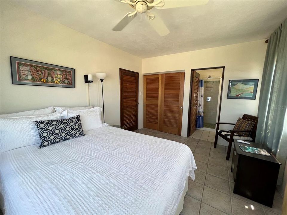 En Venta: $599,000 (4 camas, 4 baños, 2122 Pies cuadrados)