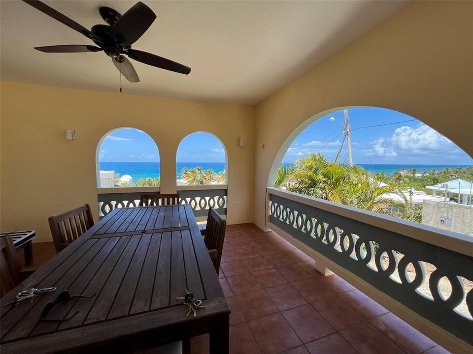 En Venta: $599,000 (4 camas, 4 baños, 2122 Pies cuadrados)
