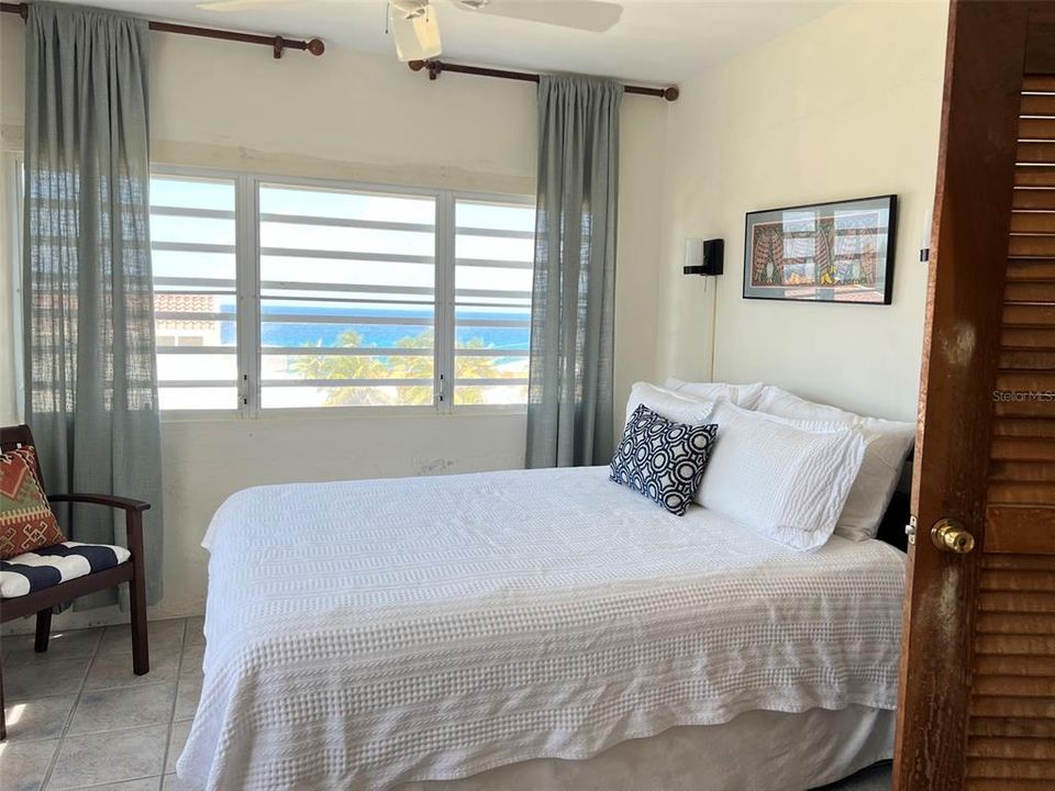En Venta: $599,000 (4 camas, 4 baños, 2122 Pies cuadrados)