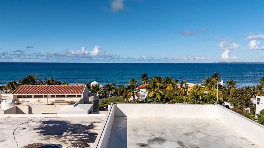 En Venta: $599,000 (4 camas, 4 baños, 2122 Pies cuadrados)