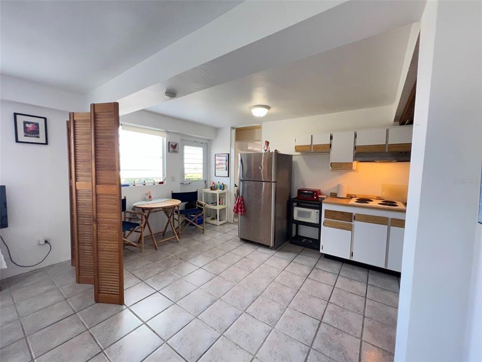 En Venta: $599,000 (4 camas, 4 baños, 2122 Pies cuadrados)